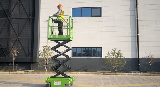 6M Arbeitshöhe MINI vollektrische selbstfahrende Schere mit hydraulischem Drehrad