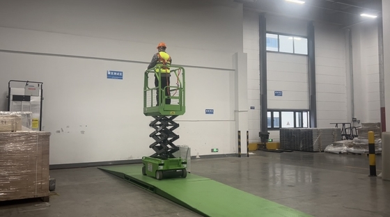 MINI-Schere-LIFT vollektrisch mit 3M-Plattformhöhe für Lager